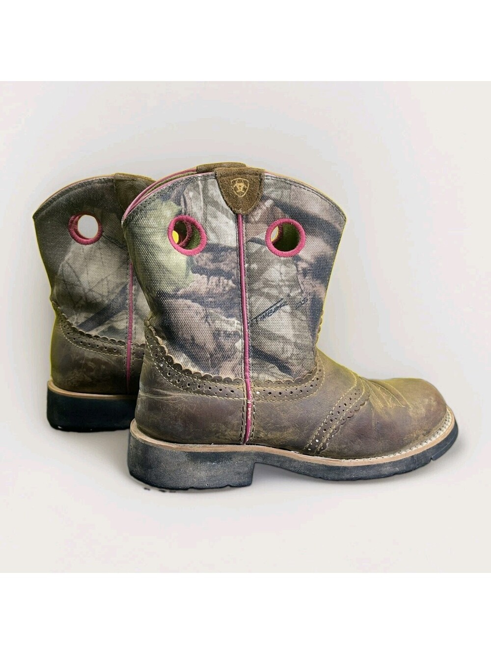 Ariat Boots Pink Camo Brown Leather Fatbaby Boots Size 4.5 Youth